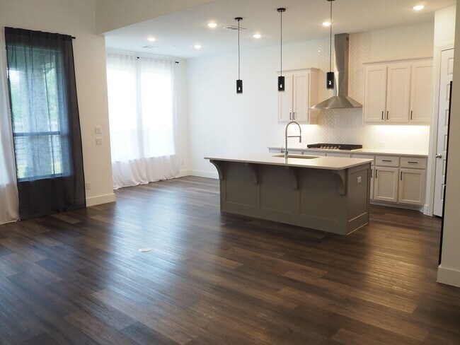 Building Photo - Beautiful 4 Bed 3 Bath Home in Aubrey