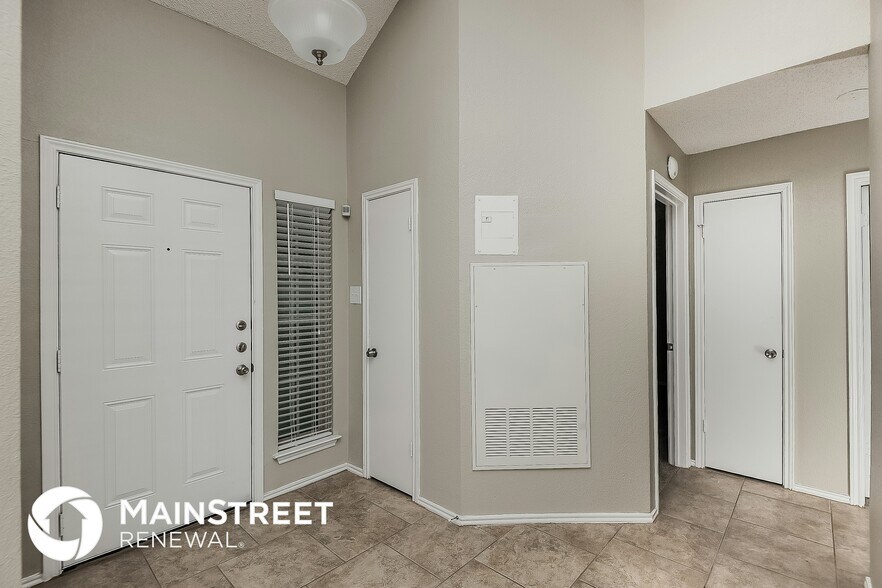 Building Photo - 3100 Fairmeadows Ln