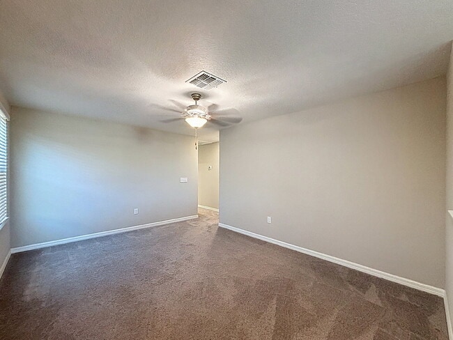 Building Photo - 7517 Samuel Ivy Dr