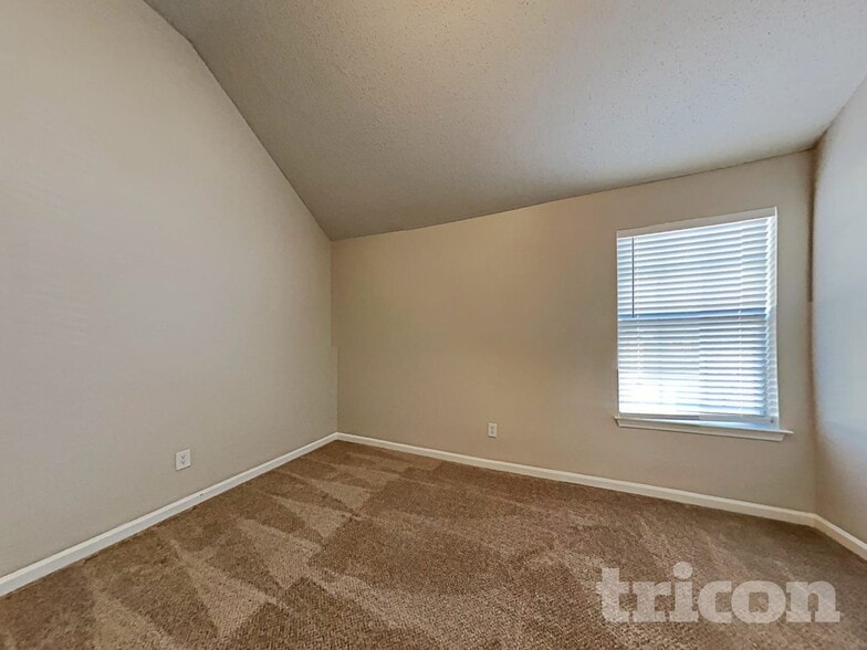 Building Photo - 6936 Foxmoor Way