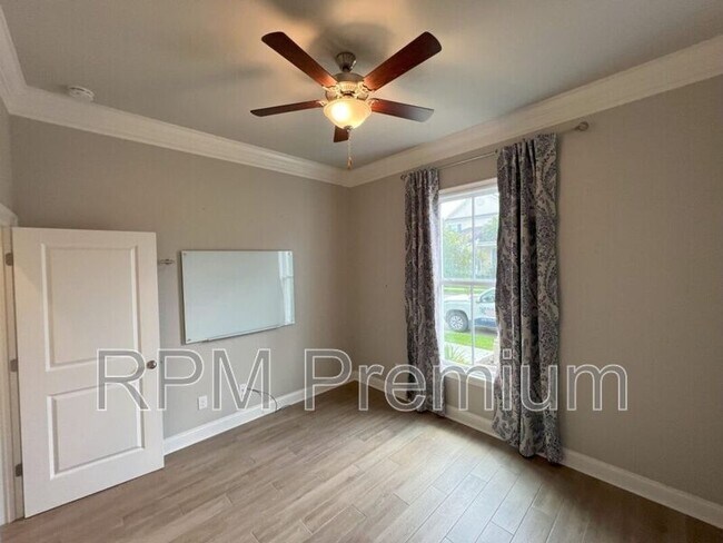 Building Photo - 1271 Rockport St