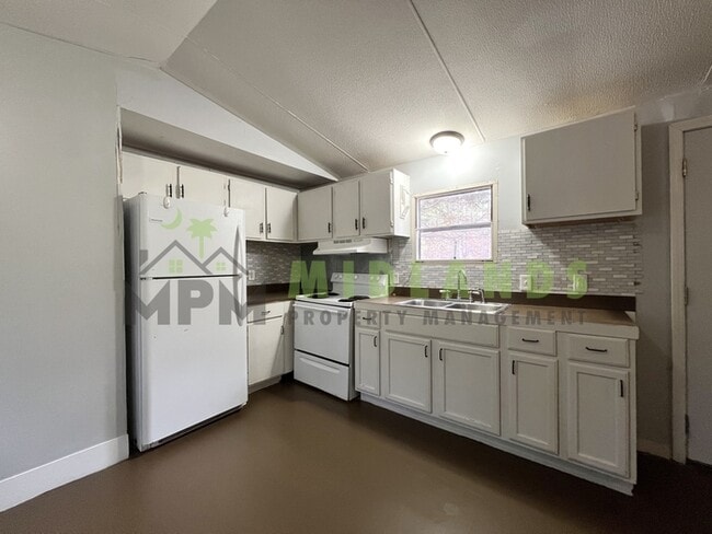 Building Photo - 240 Rister Rd