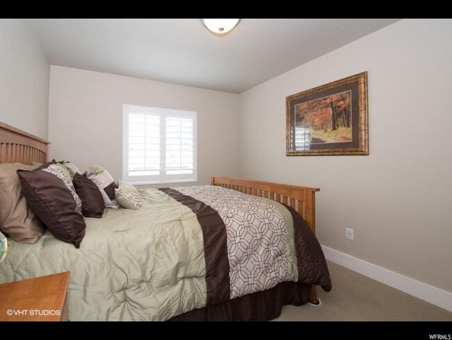 Building Photo - 1293 S Mountain Crest Dr