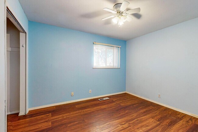 Building Photo - LOMAS/JUAN TABO 3 Bedroom 2 Bath 1/CG