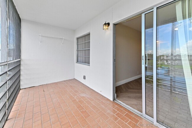 Building Photo - 4055 Wolverton C