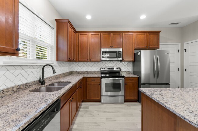 Building Photo - 240 E Quailwood Dr