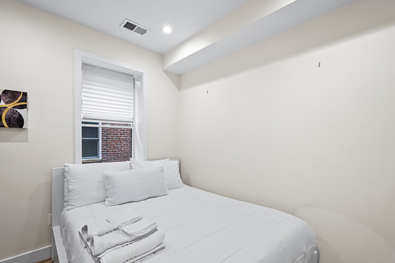 Building Photo - 1808 S St NW