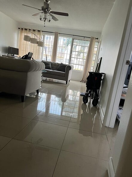 Living room - 1460 NE 169th St