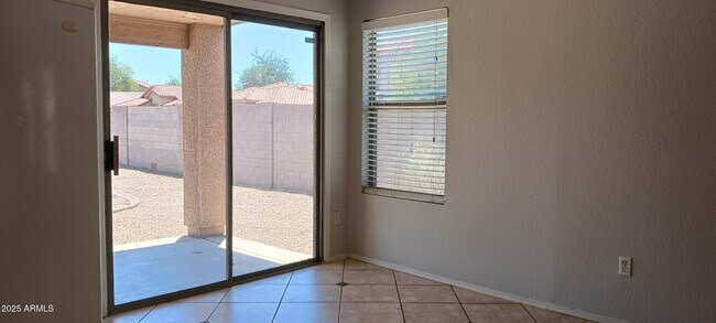 Building Photo - 4803 N 92nd Ln
