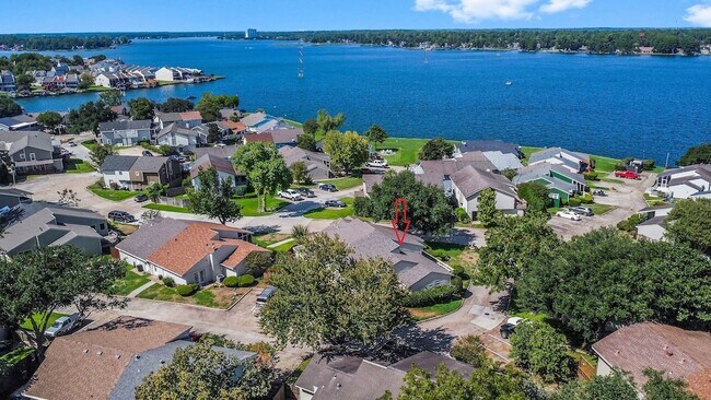 Building Photo - 49 April Point Dr N