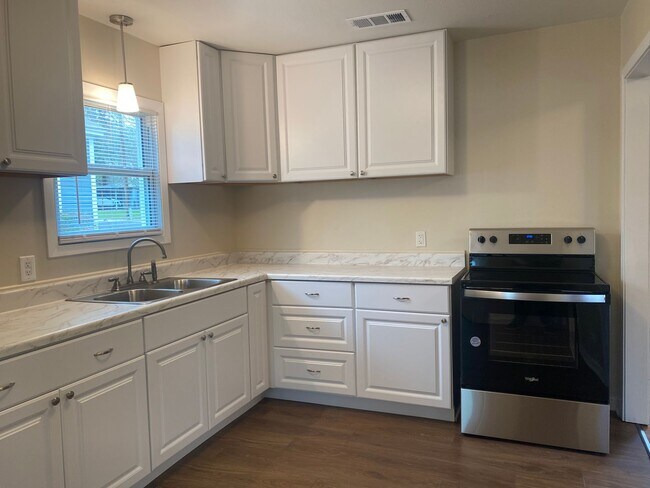 Building Photo - REFRESHED 2 BEDROOM, 1 BATH BELTON ISD