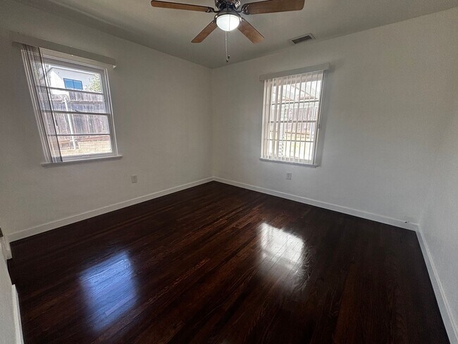Building Photo - 3689 Moultrie Ave