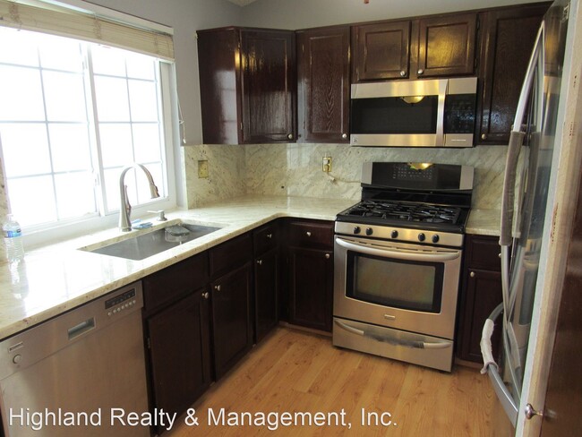 Building Photo - 4 br, 2.5 bath House - 10671 Kipling Way