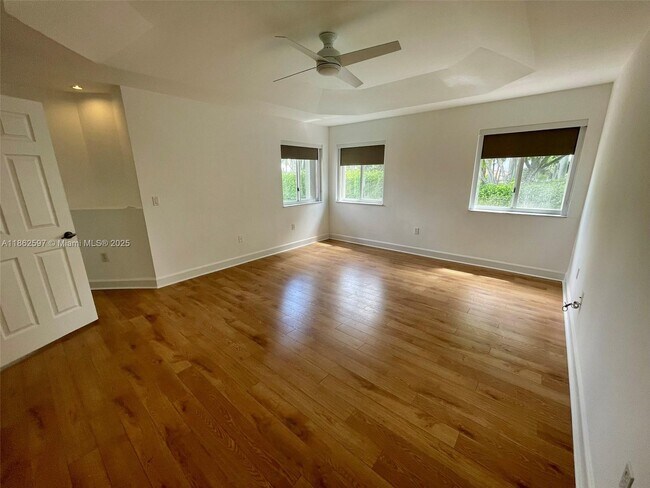 Building Photo - 5871 NW 112th Ct