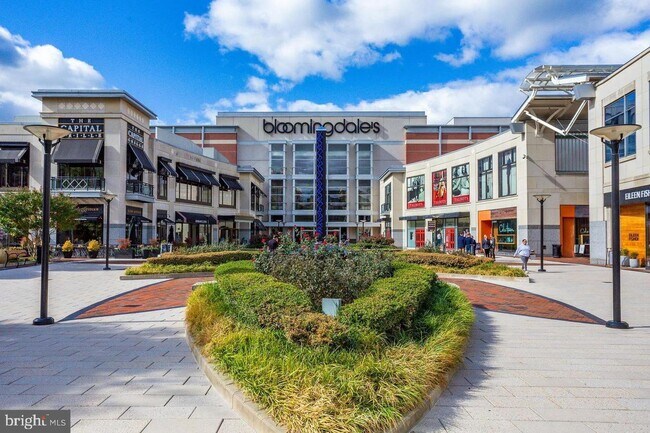 Building Photo - 4515 Willard Ave