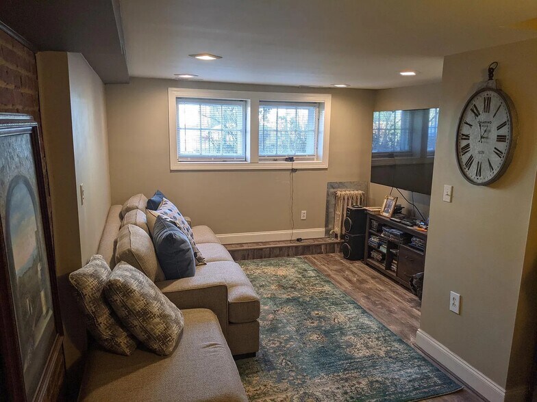 Building Photo - 1235 Simms Pl NE