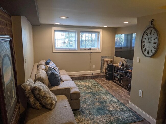 Building Photo - 1235 Simms Pl NE