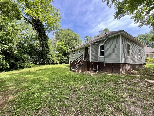 Building Photo - 173 Poplar St