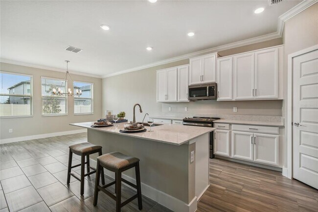 Building Photo - 9754 Little Bluestem Dr