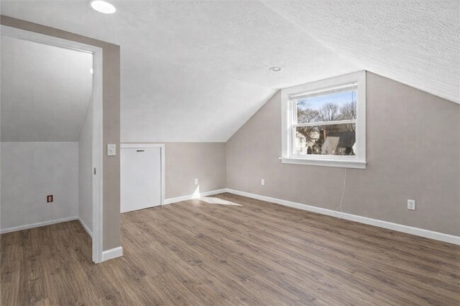 Building Photo - 45 Marsden Rd