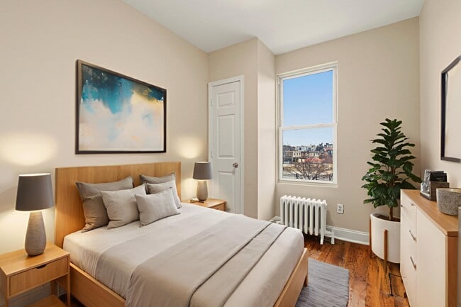 Building Photo - 708 Columbia Rd NW