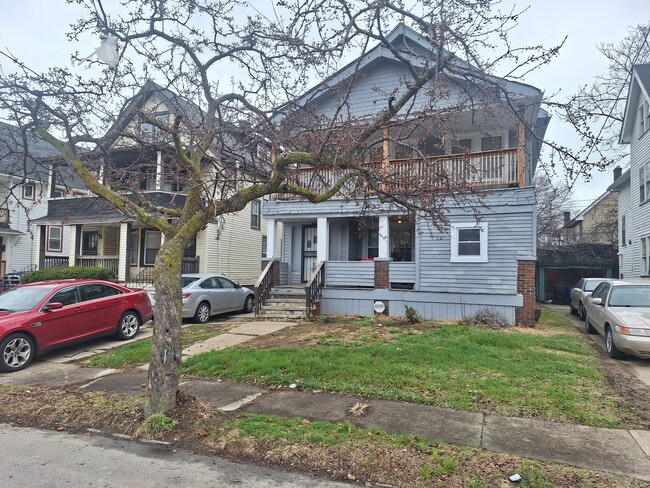 Building Photo - 11813 Iowa Ave