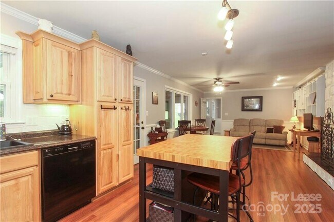 Building Photo - 12320 Winget Rd