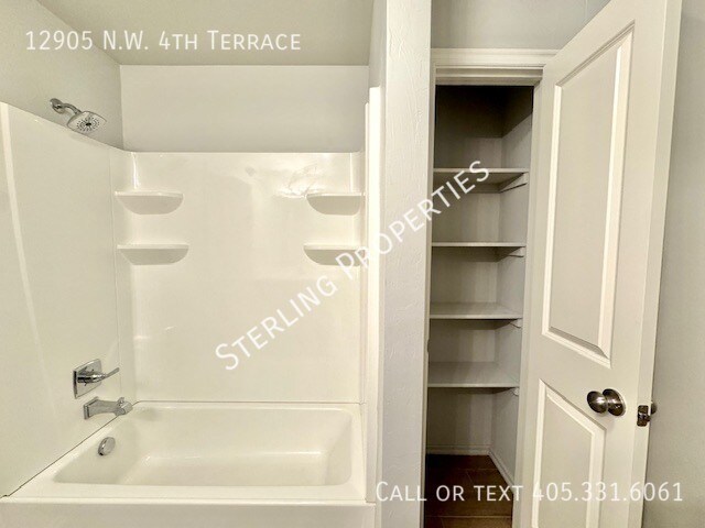 Building Photo - 12905 NW 4th Terrace