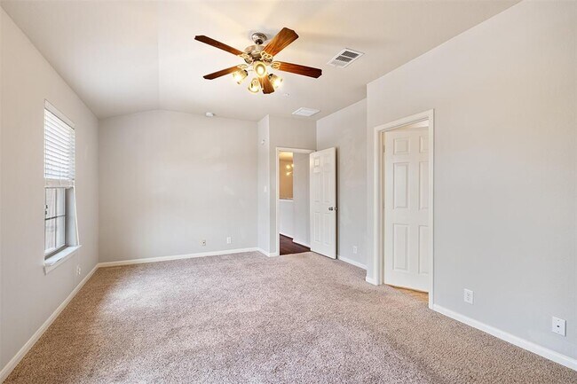 Building Photo - 3101 Davis Ln