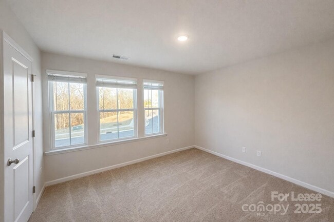 Building Photo - 209 Alluvium Ln