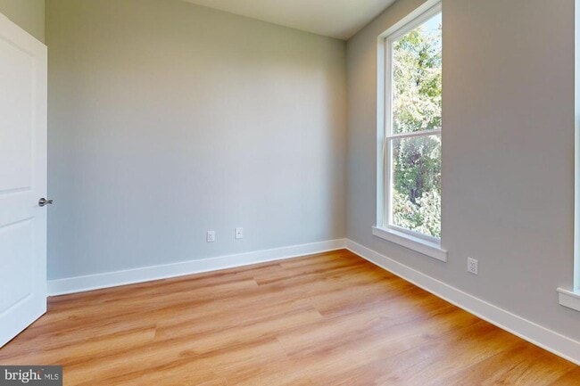 Building Photo - 511 N Paxon St