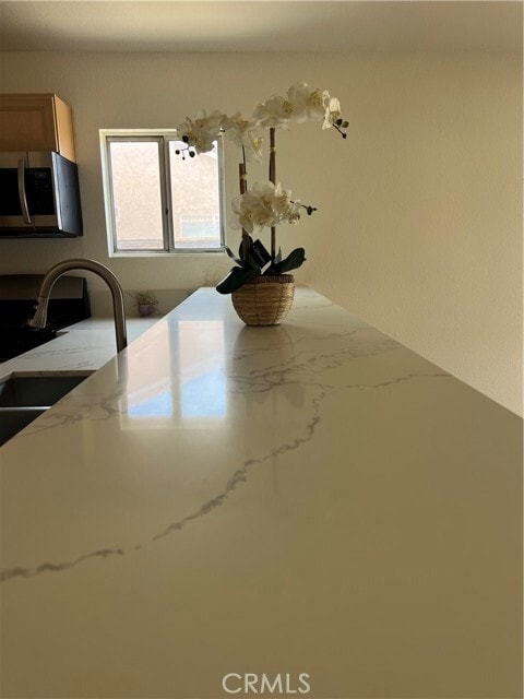 Building Photo - 10966 Willow Ln