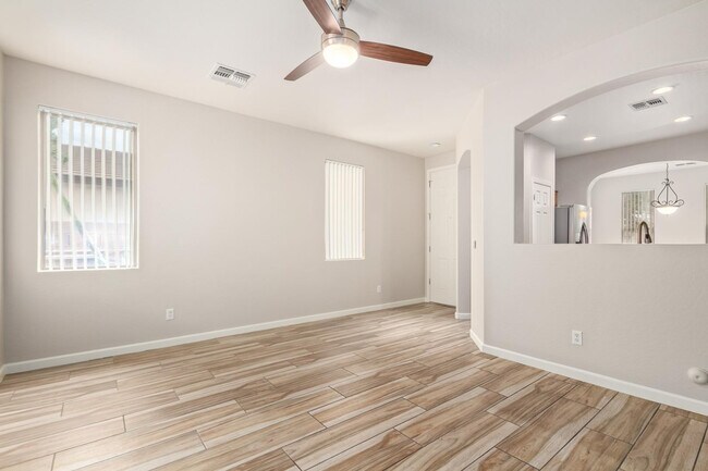Building Photo - 3443 E Riopelle Ave