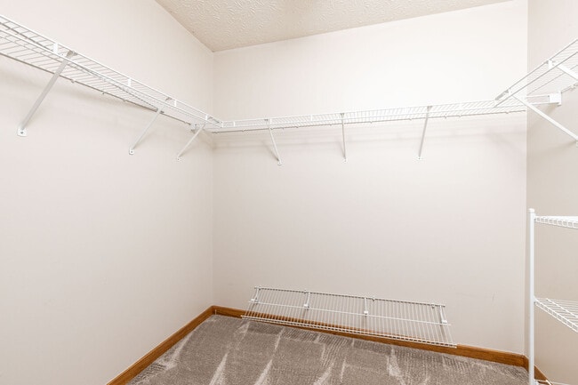 Building Photo - 7225 Bromfield Dr