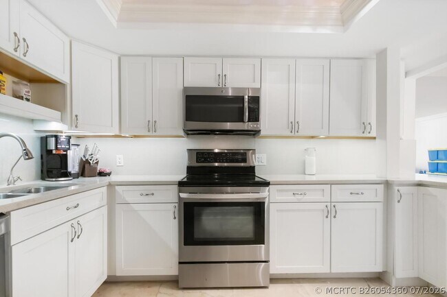 Building Photo - 3610 S Ocean Blvd