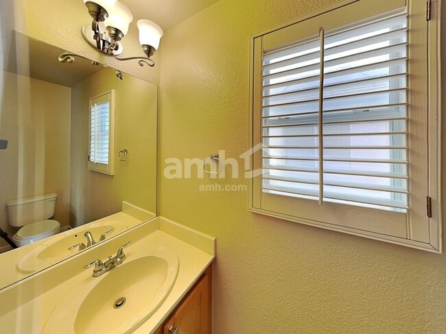 Building Photo - 9563 Lavarun Ct