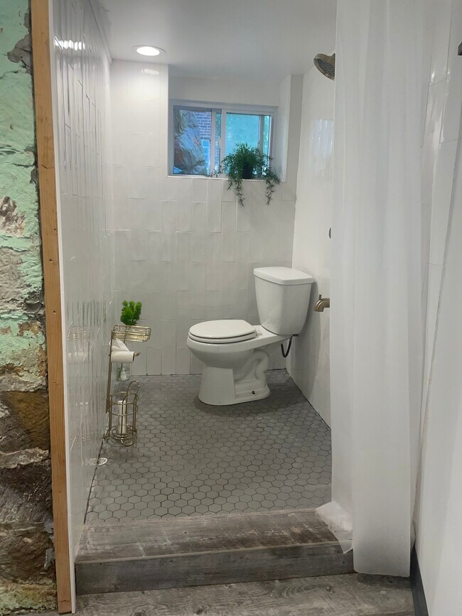 Bathroom underground floor - 499 Highland Ave