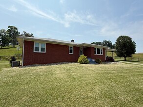 Building Photo - 2459 Middlesettlements Rd