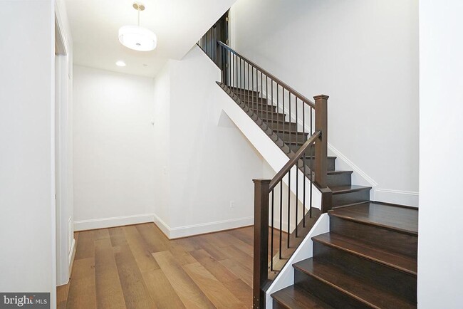 Building Photo - 44655 Provincetown Dr
