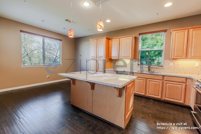 Building Photo - 681 Ringneck Ct