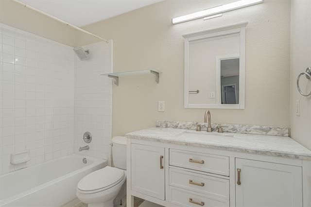 Building Photo - 7905 Pirates Cove Dr