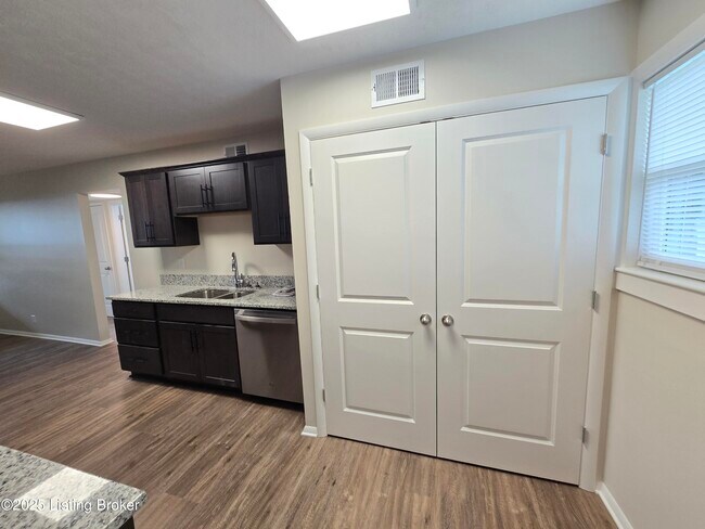 Building Photo - 9124 Kenlock Dr