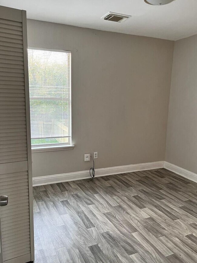 Building Photo - Great property in a GREAT COMMUNITY!!