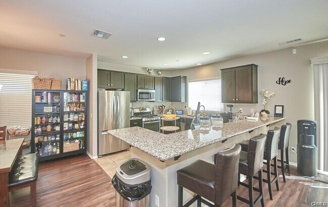 Building Photo - Spacious 4-Bed, 2.5-Bath Home in Fontana Unified School District with Private Backyard