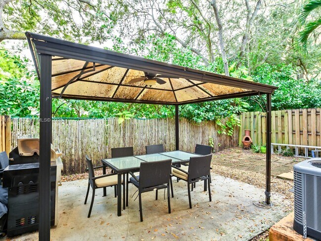 Building Photo - 13564 NW 7th St