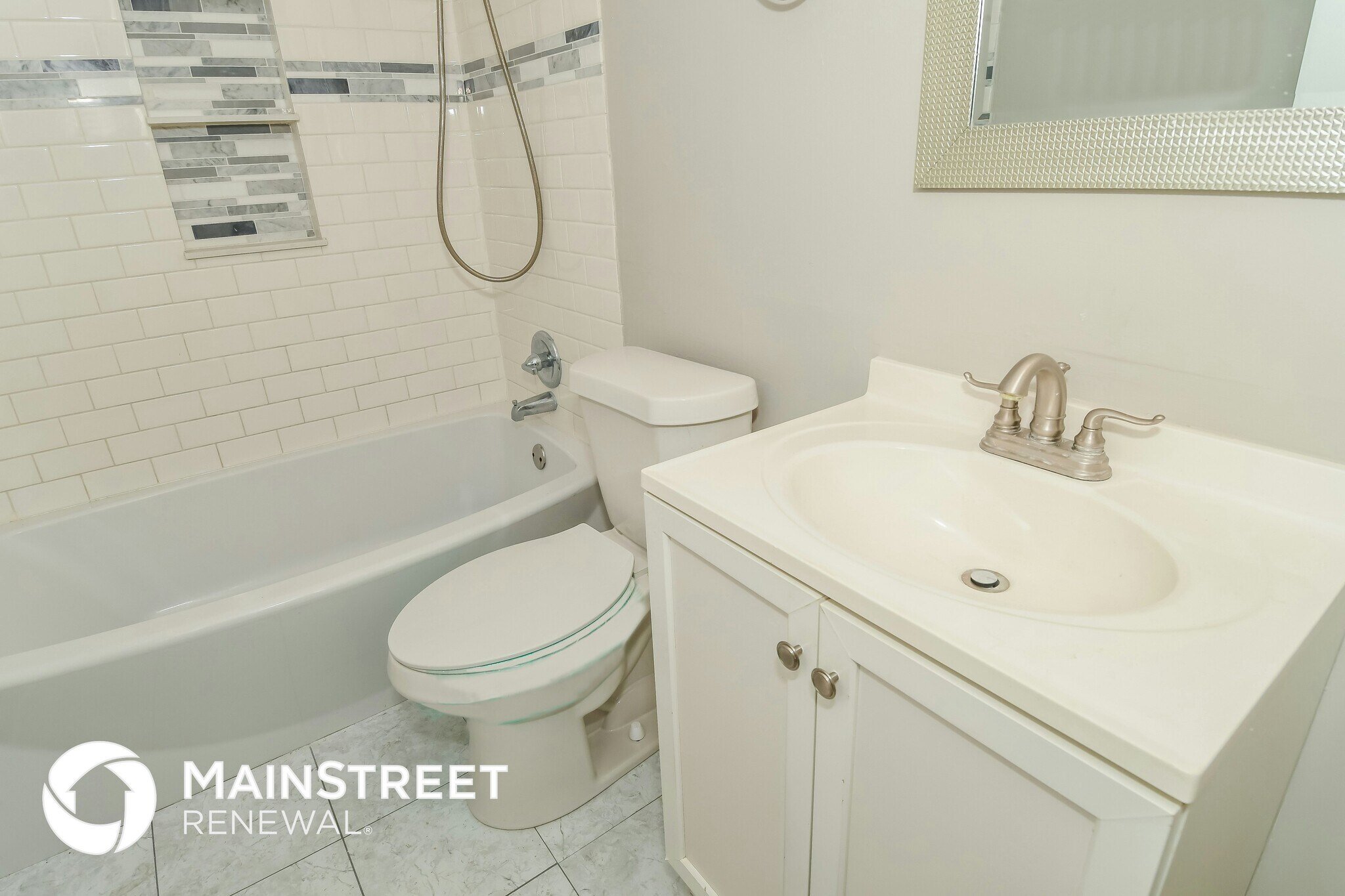 Building Photo - 11665 Summer Tree Rd N