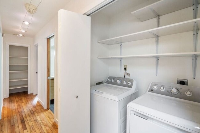 Building Photo - 8715 N Washburne Ave