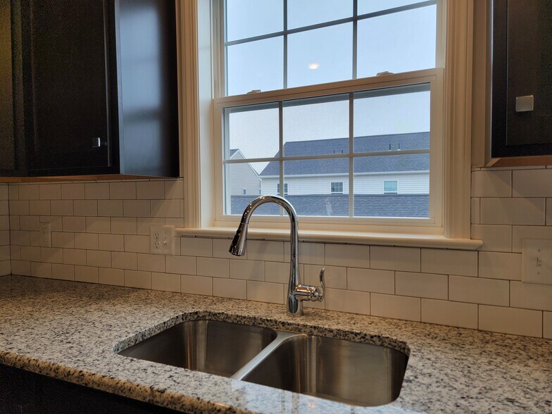 Building Photo - 2485 Artesian Way