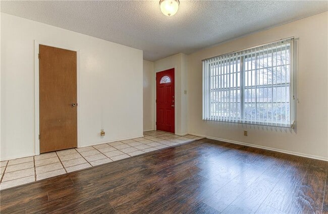 Building Photo - 8424 Jamestown Dr