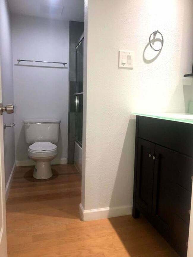 Building Photo - Welcome to your new cozy, immaculate and spacious home!